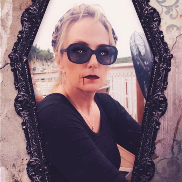 Meet your Posher, Sheri - Picture 2 of 2